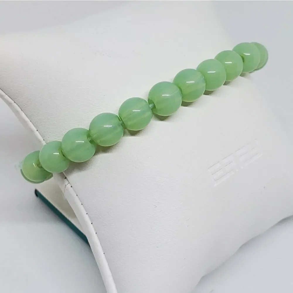 N/A green stone
